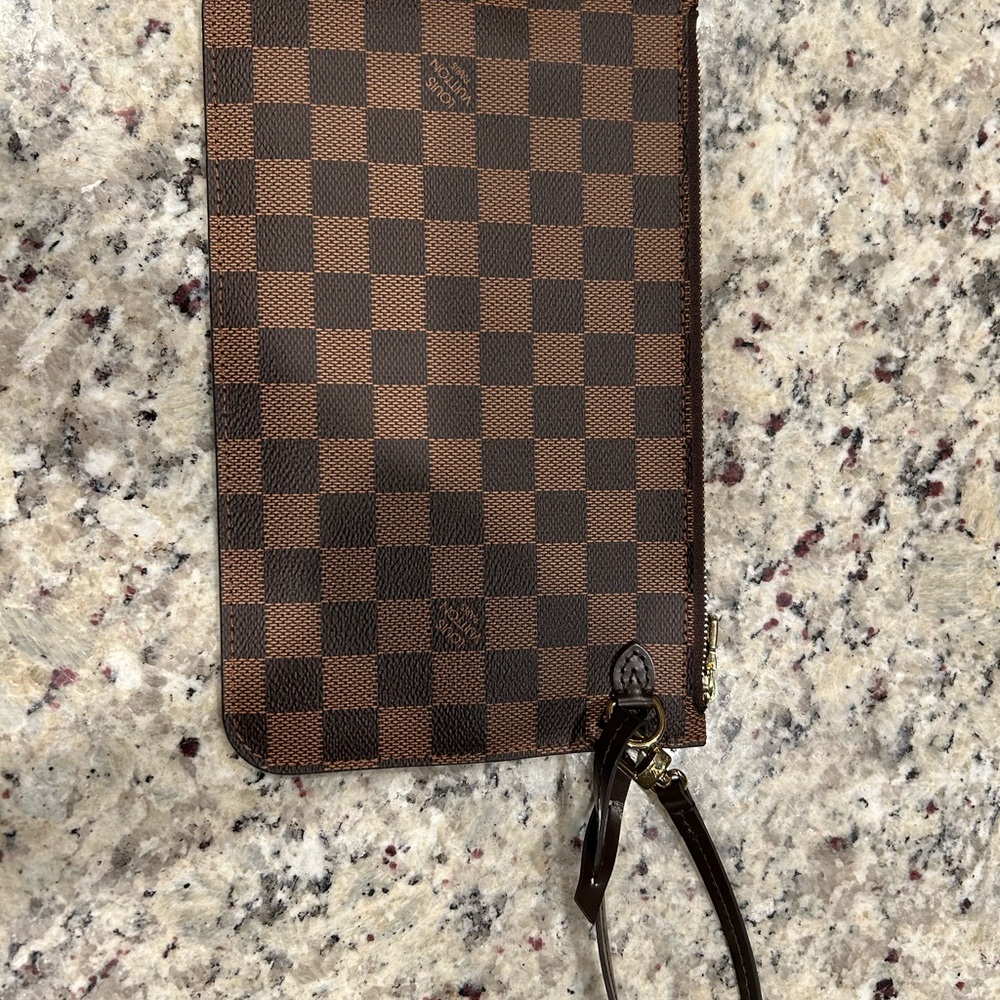 Authentic Louis Vuitton Pouchette
